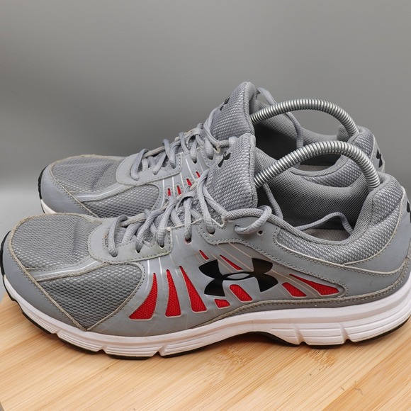 Under Armour Dash RN Shoes Mens 13 Sneakers Steel Gray Red Black Running Flaws - Picture 1 of 12
